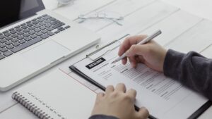 Read more about the article How To Avoid Scams When Hiring An Essay Writing Service In The UAE?
