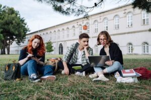 Read more about the article Why University Students Are Turning to Assignment Help More Than Ever