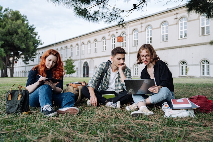 You are currently viewing Why University Students Are Turning to Assignment Help More Than Ever