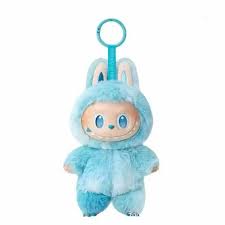 Read more about the article Labubu Brelok: The Adorable Trend Taking Over Fashion and Collectible Culture