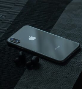 Read more about the article How to Know When Your iPhone Battery Needs Replacement