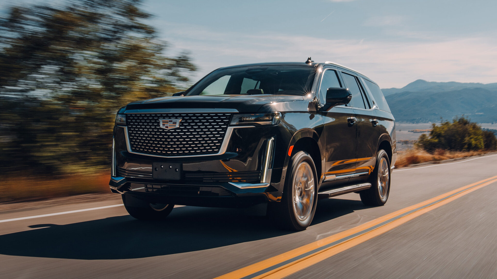 Read more about the article The Role of Engine Oil in Cadillac Performance and Fuel Efficiency