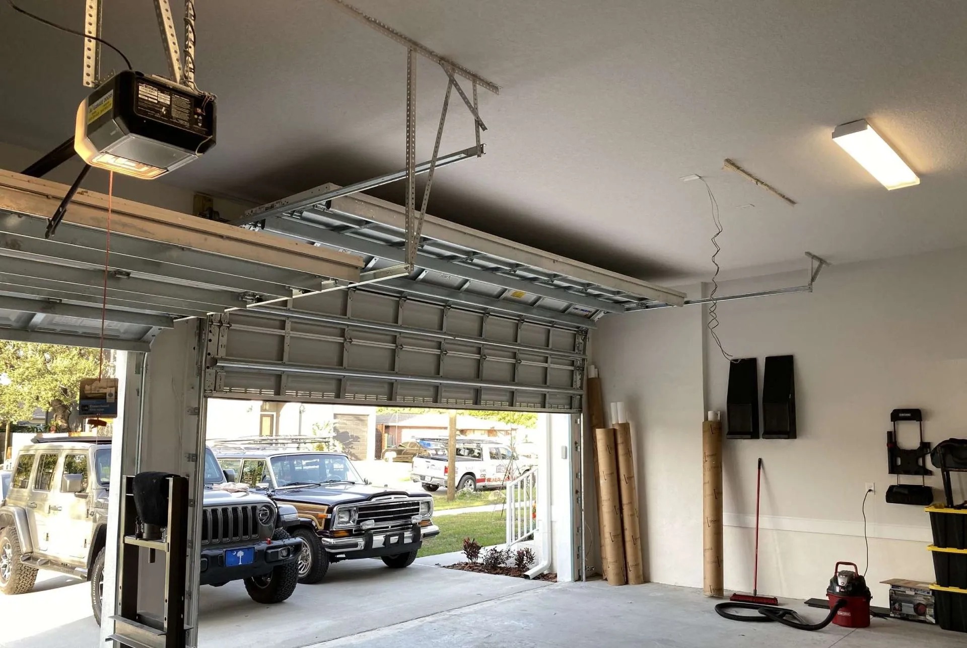 You are currently viewing Reliable Garage Door Repair Experts in Stony Brook, NY for Fast Solutions