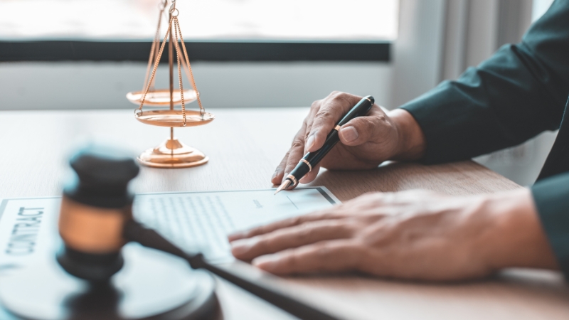 Read more about the article Top Qualities of the Best Company Lawyer in Bangladesh