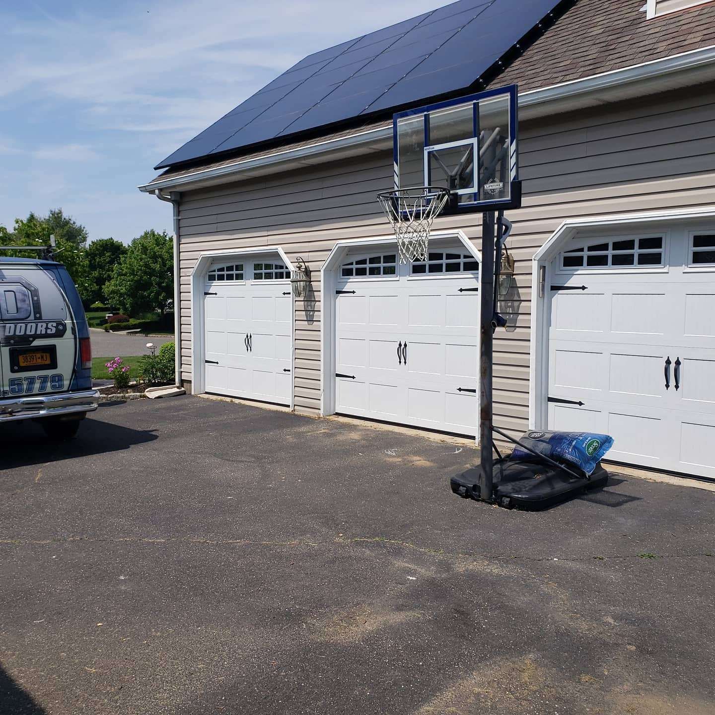 You are currently viewing Trusted Garage Door Repair Experts Serving Miller Place Homeowners