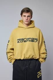 Read more about the article Essentials Fear of God Hoodie: The Streetwear Staple Everyone Is Wearing Right Now
