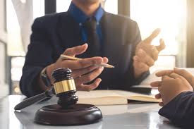 Read more about the article 7 Important Tips for to Hire an Employment Lawyer in Dubai