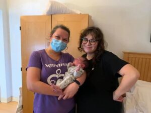 Read more about the article Can You Have a Water Birth at Birthing Centers in Dallas?