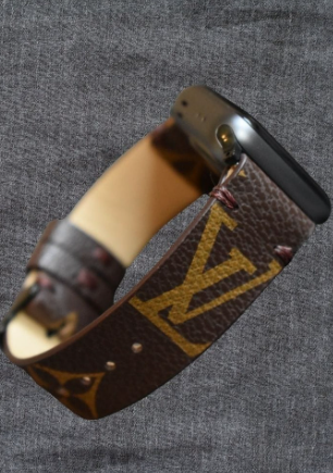 Read more about the article Apple Watch Band Repurposed Classic LV Monogram – Elegant Everyday Wear