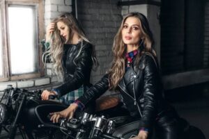 Read more about the article What are the latest styles and trends in leather jackets for this year?