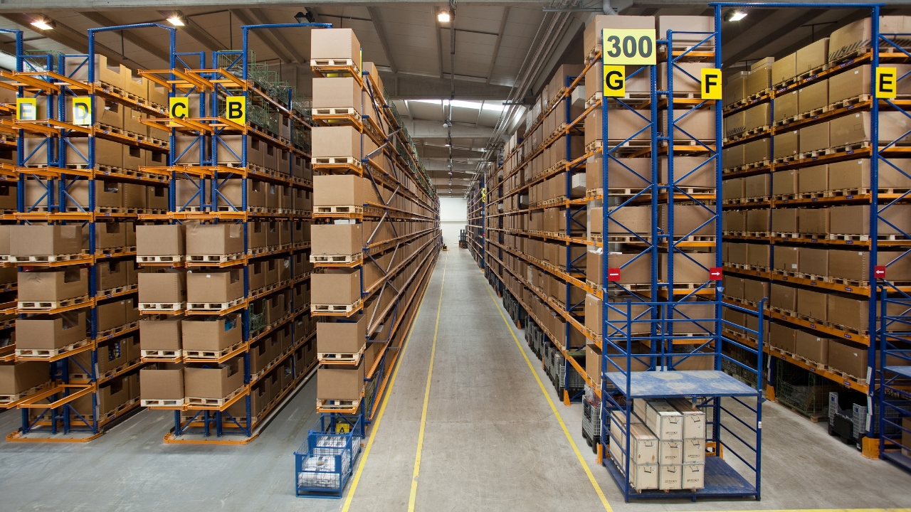 You are currently viewing How to Determine If Your Warehouse Needs a Mezzanine Rack