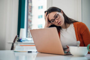 Read more about the article How to Manage University Studies, Work, and Personal Life
