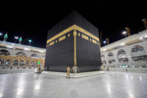 Read more about the article Whether August 2026 Is the Right Month for a Low Cost Umrah