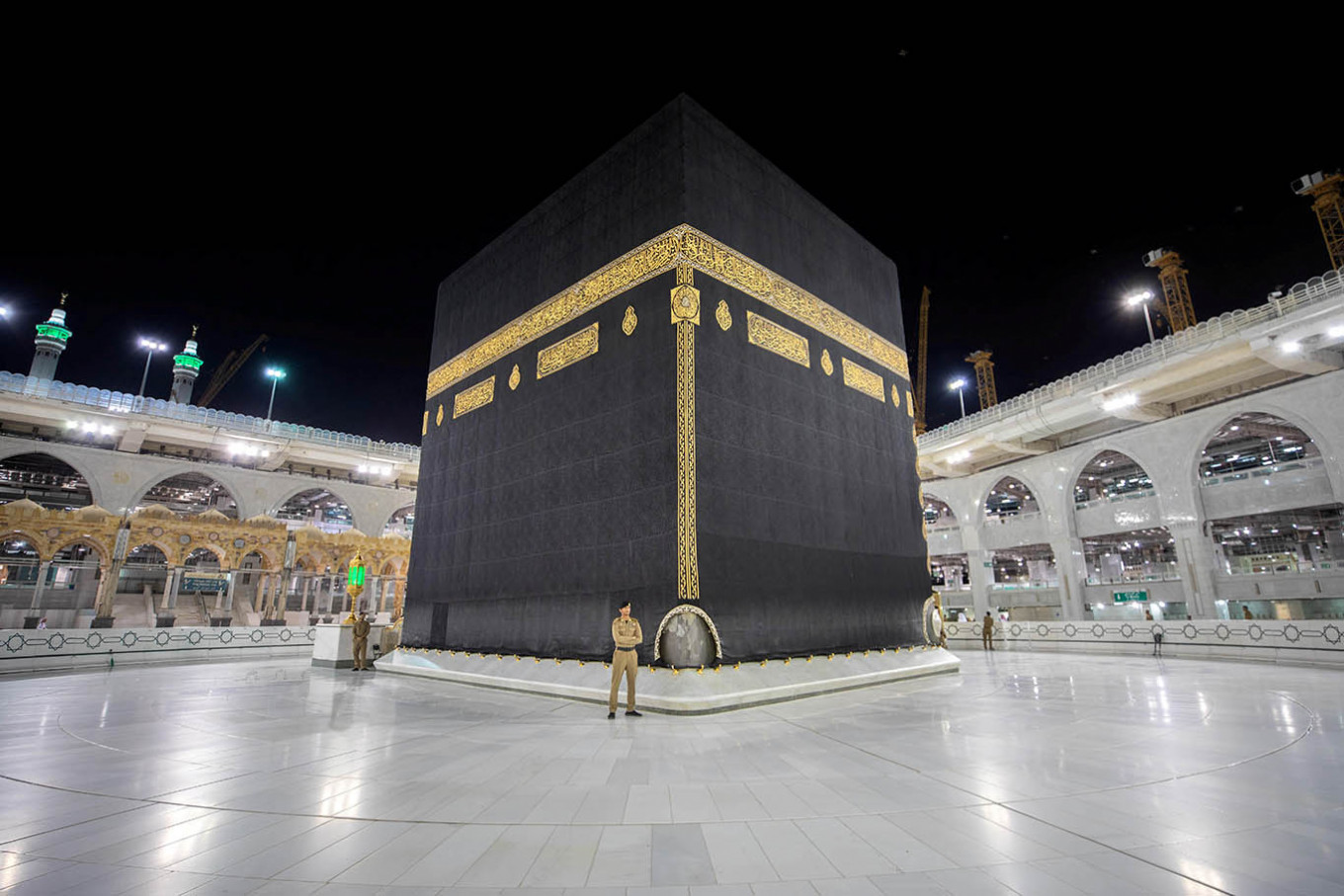 You are currently viewing Whether August 2026 Is the Right Month for a Low Cost Umrah