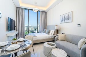 Read more about the article 7 Lifestyle Benefits of Living in a 3 BHK Apartment in South Mumbai 