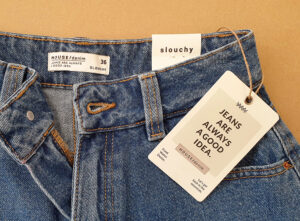Read more about the article Custom Jeans Tags for Simple Denim Branding Ideas Tips
