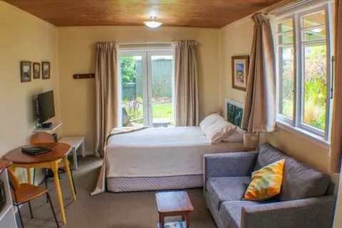 You are currently viewing How to Choose the Best Family Rooms Motel in Greenacre