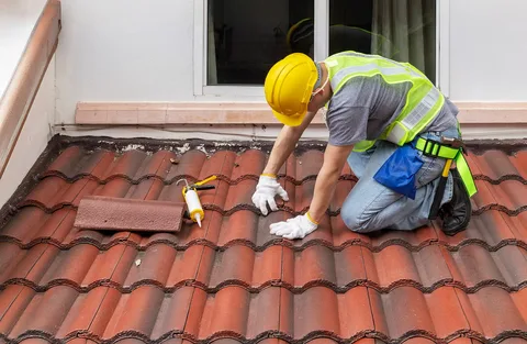Read more about the article Complete Re Roofing Guide: Costs, Materials, Signs, and Process